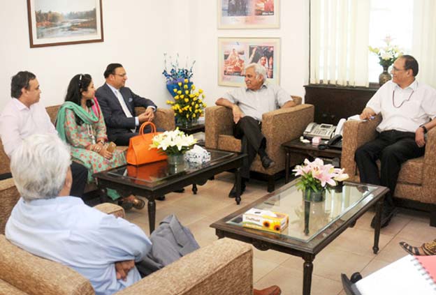 File Photo: Sunil Arora with members of News Broadcasters Association. 