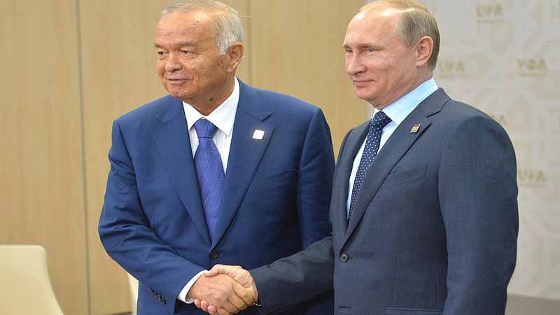 File Photo of Uzbek president Islam Karimov with Russian President Bladimir Putin.