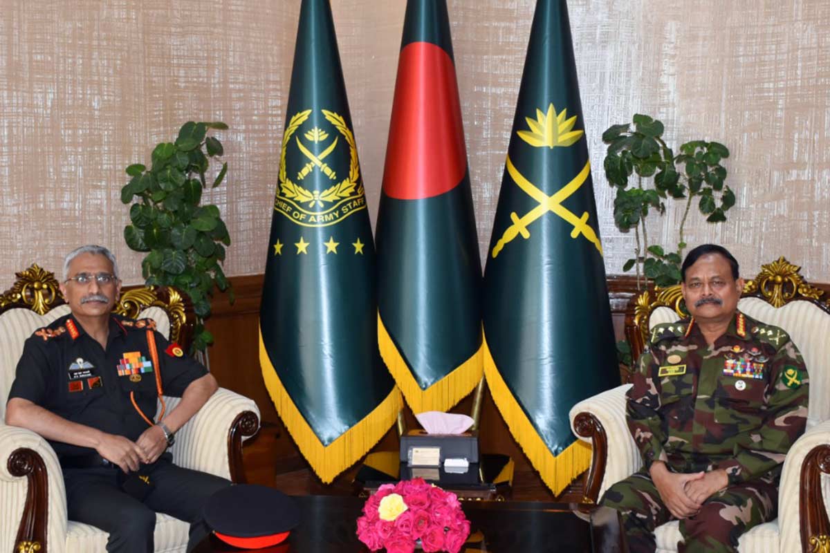 Gen MM Naravane with his Bangladesh counterpart General Aziz Ahmed.