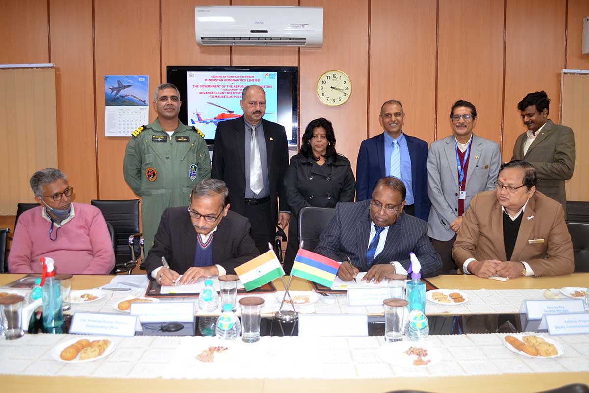 ALH contract signing ceremony at Kanpur HAL.