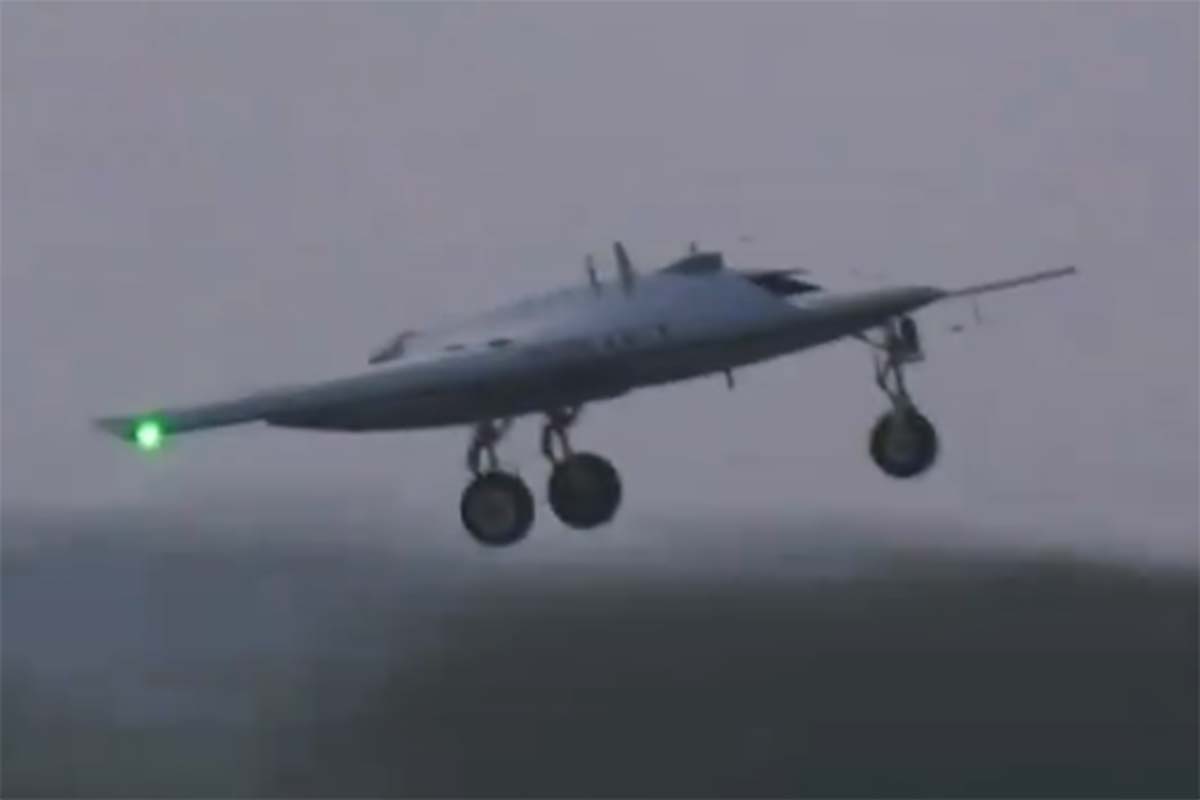 DRDO Autonomous Flying Wing Technology Demonstrator Makes Maiden Flight -  Mobility Outlook